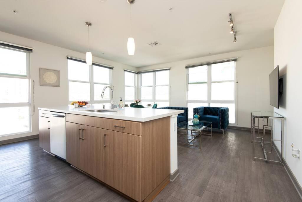Centrally Located Apartments With Free Parking Glendale Extérieur photo